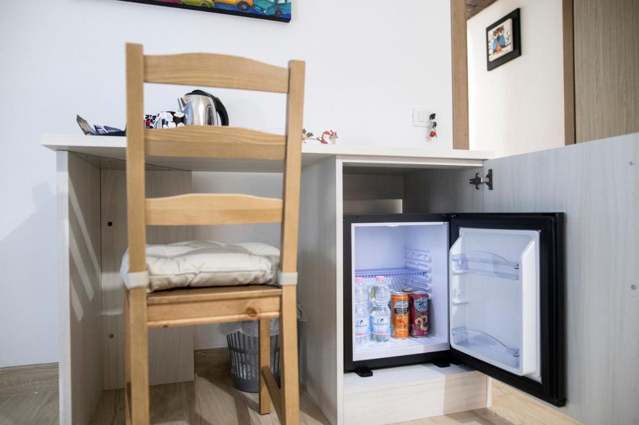 'A Room De' Scugnizzi Νάπολη Εξωτερικό φωτογραφία